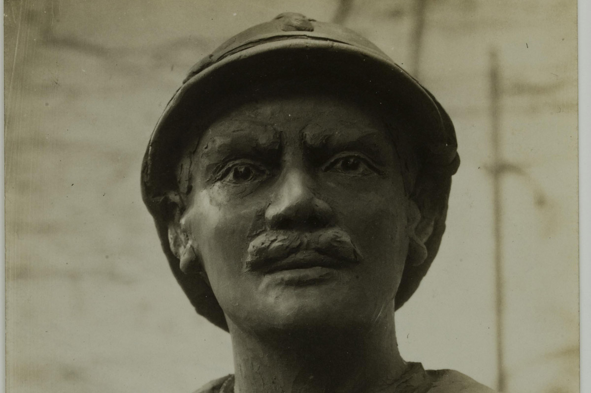 Maquette de statue d'un poilu par Yves et Louis Hernot - 2 O 194 - Monument aux morts de Plestin-les-Grèves