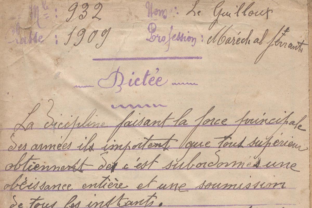 Épreuve de dictée réalisée au moment du recrutement militaire par Alexandre Le Guilloux, 1909 (AD22, 1 R 1373)
