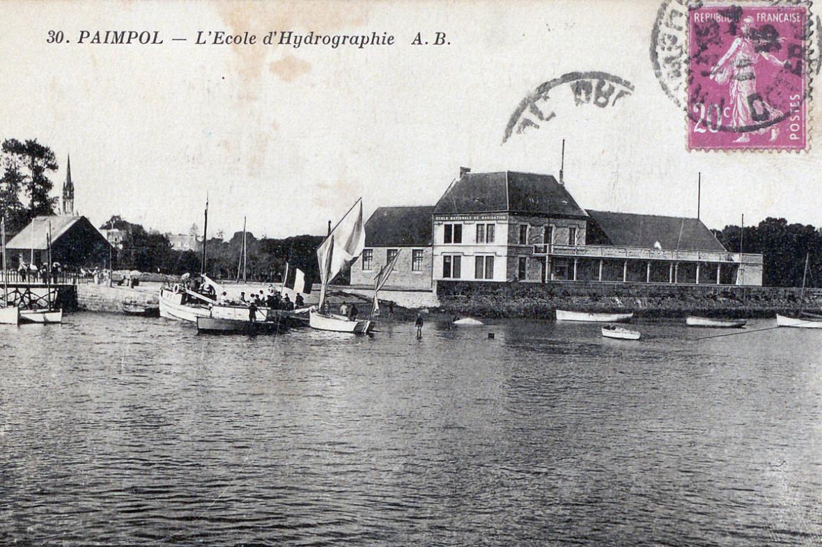 L’École d’hydrographie de Paimpol, carte postale vers 1925 (16 Fi 2683) L’École d’hydrographie de Paimpol, carte postale vers 1925 (16 Fi 2683)