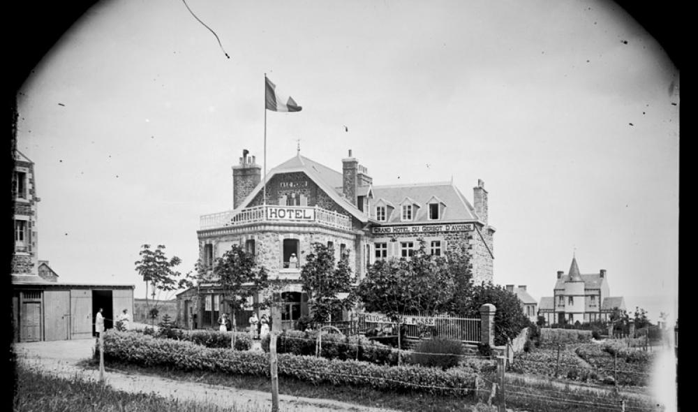 Saint-Quay-Portrieux. Le Grand Hôtel du Gerbot d'Avoine, 1er quart du 20e siècle (AD22, 32 Fi 166)