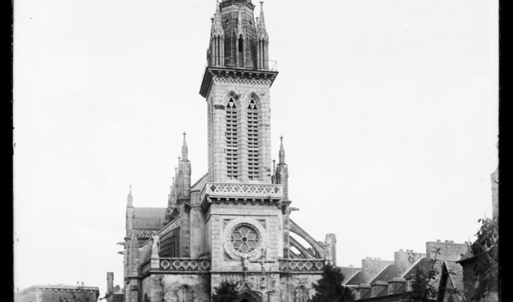 Saint-Brieuc. La Basilique Notre-Dame-d'Espérance, construite entre 1854 et 1877 par l'architecte Théodore Maignan, 1er quart du 20e siècle (AD22, 32 Fi 400)
