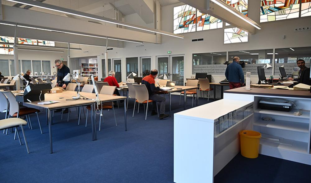 Accueil des usagers en salle de lecture. Photo : AD22